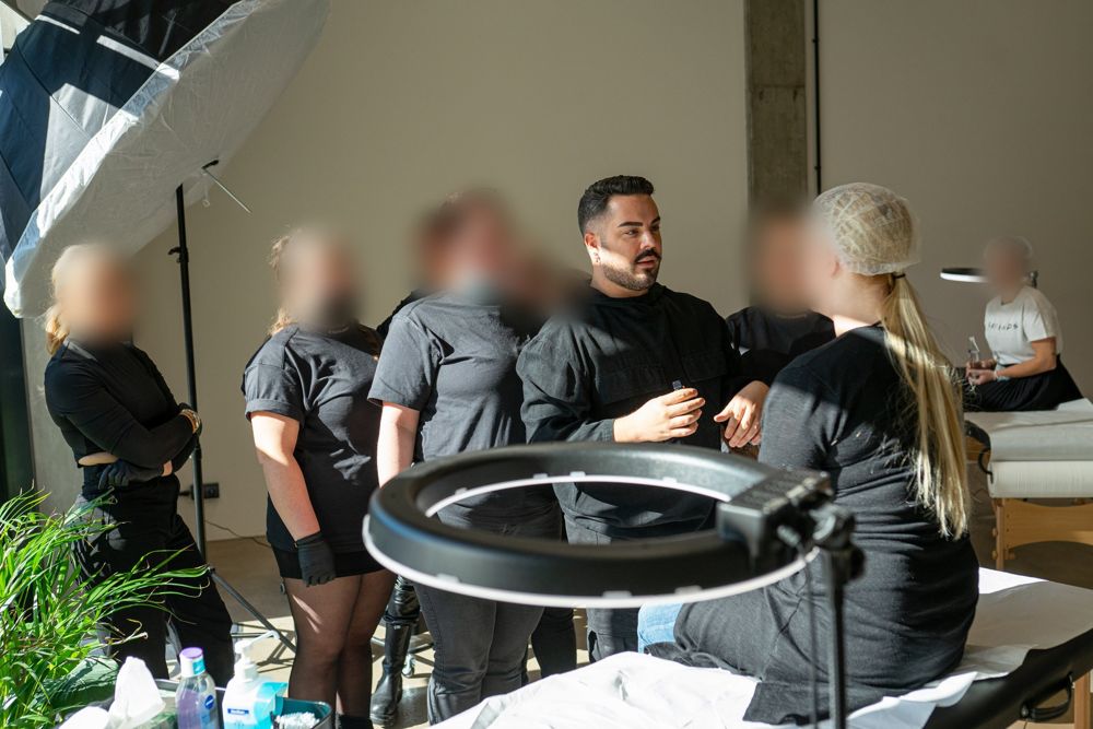 Pino unterrichtet PMU am Modell