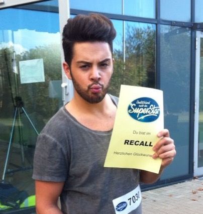 Pino mit dem Recall-Zettel bei DSDS