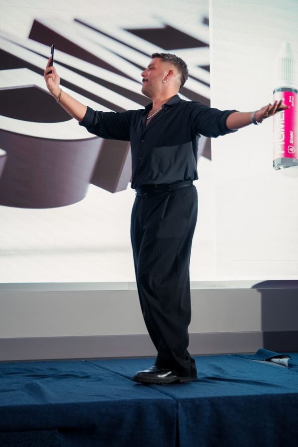 Pino moderiert beim Pigment Congress in Rom